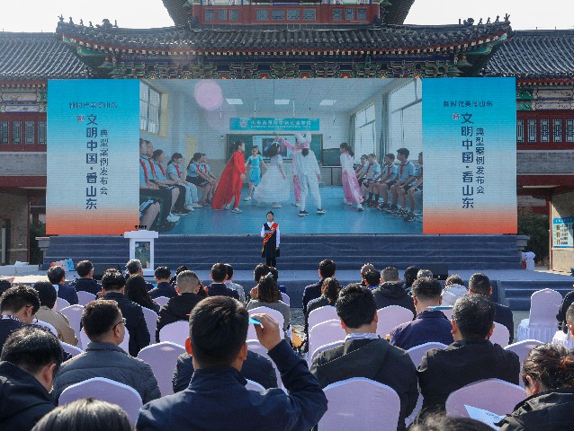 手拉手亲子共成长